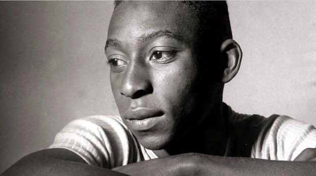 球王贝利传奇的一生仅17岁,巨星陨落的传奇人生