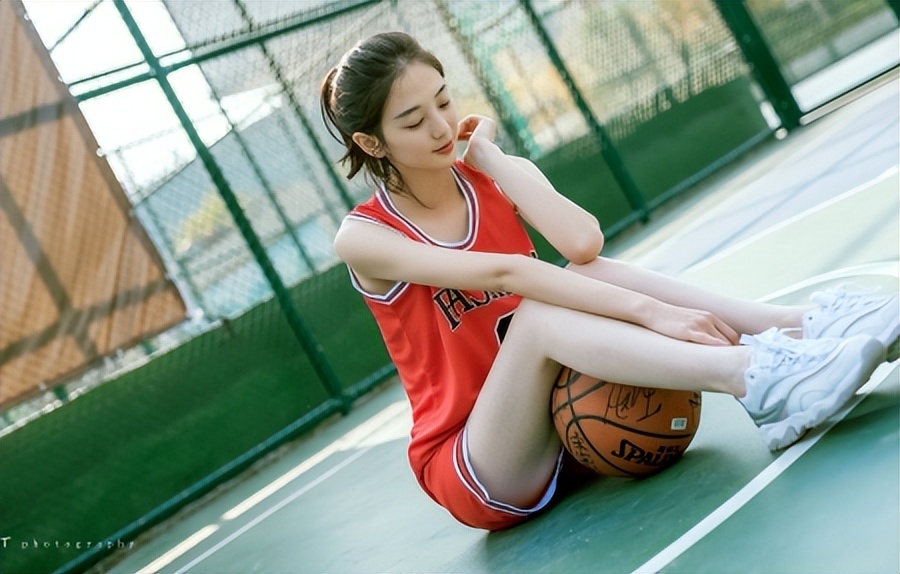 女生是怎样爱上一个人的,女生是怎么样喜欢上一个人