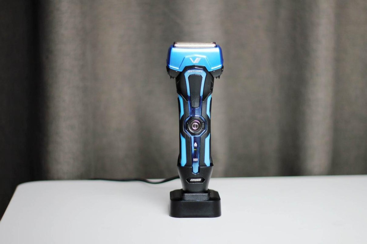 修剃一体、防水耐用的4刀头高性价比之选：IZUMI750剃须刀