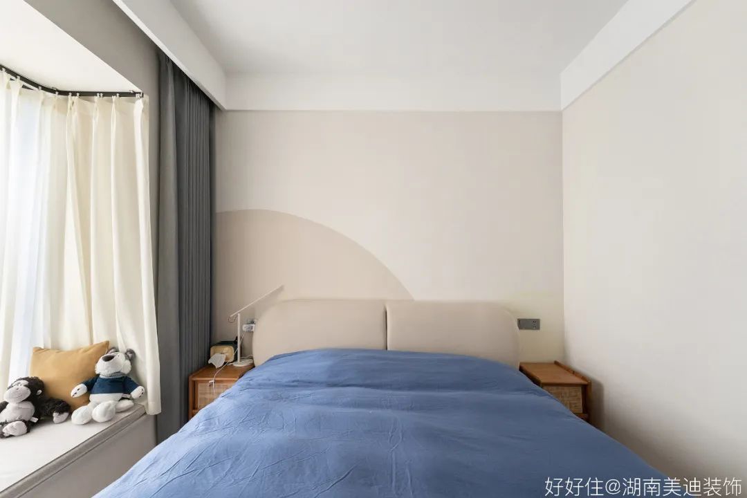 小户型客厅不装电视,小客厅布置极简不要电视