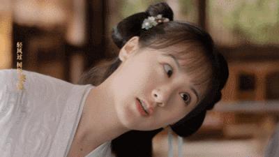 她被誉为神颜小花被李冰冰力捧,她曾被誉为娱乐圈校花