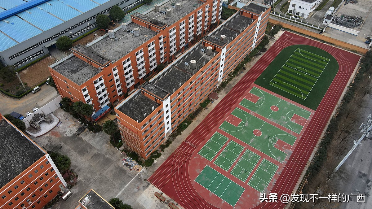 啥情况,北海这几栋准备用来做一所高中的厂房被拍卖了,6816万起