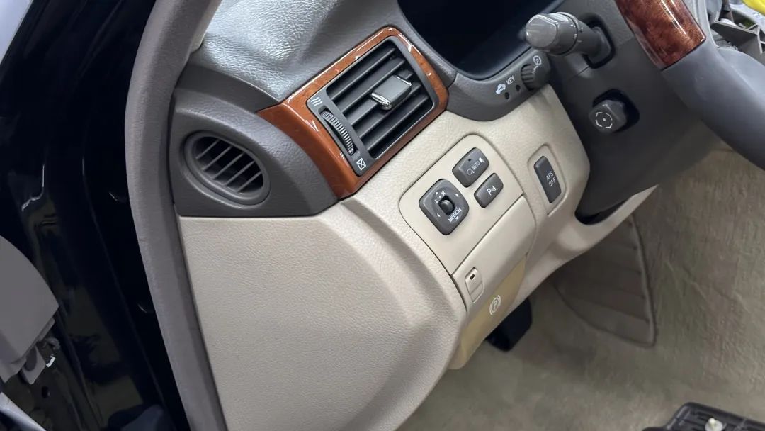 大哥12万买2005年售价100万的凌志LS430，含泪又花10万翻新才能开