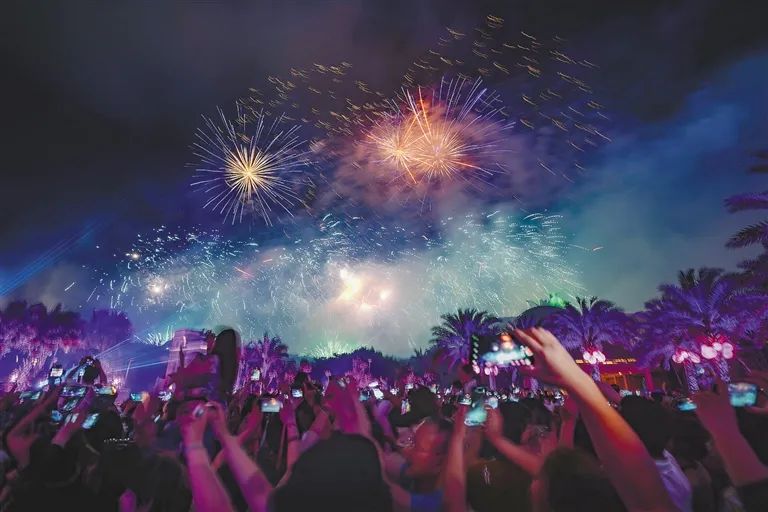 十一海南旅游热度,人从众火炎焱意思