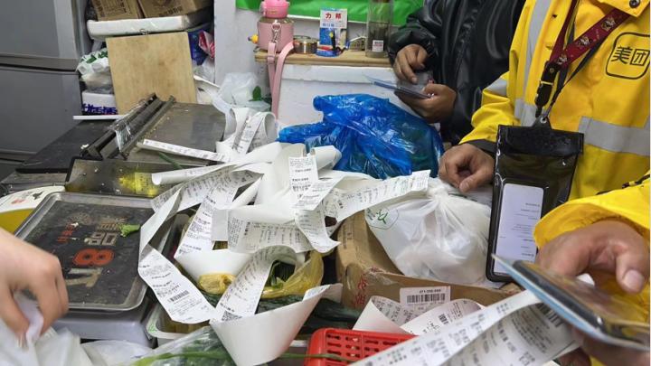 这是今天的杭州拱墅区!地铁公交暂停、商铺歇业、29家超市正常营业;拱墅区商务局最新回应