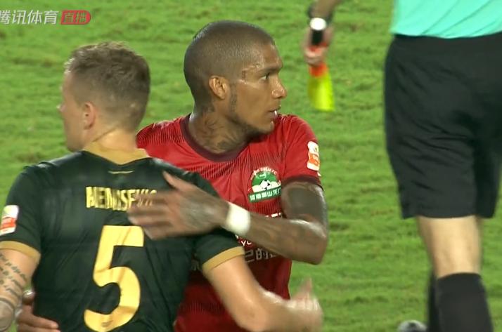 中超积分榜：北京国安0-3惨败跌至第8！黑马球队主场大胜稳居前3