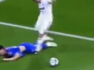 伊布和拉莫斯谁更厉害,足坛恶汉排名