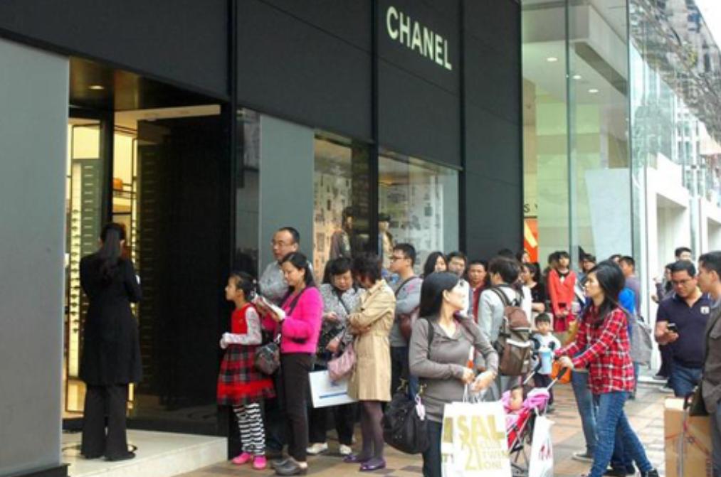 实体店被举报售假但实际是真货,商家售假有必要把假货退回吗