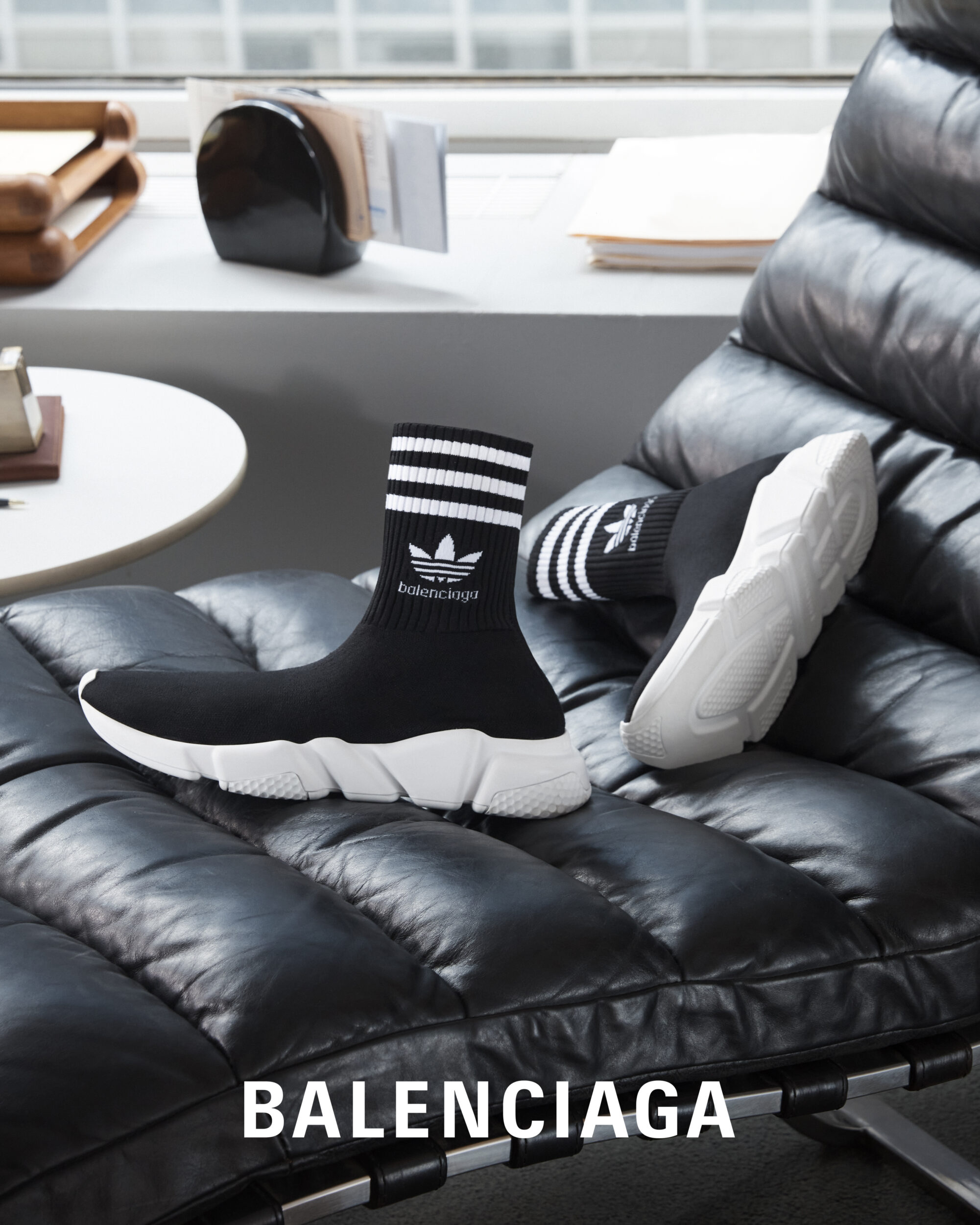 balenciaga联名adidas织带牛仔外套,balenciagaadidas发布会