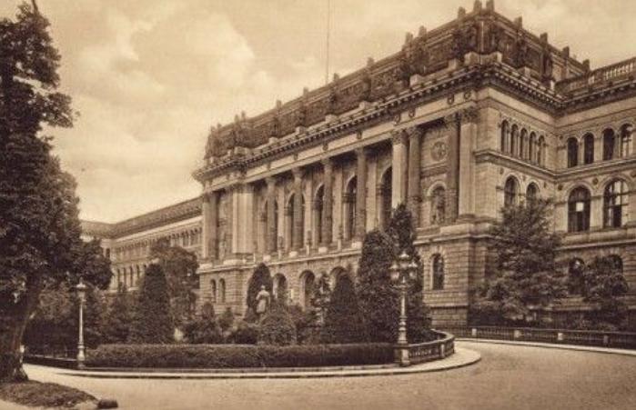 居里夫人何泽慧简历,何泽慧与居里夫人合影照片