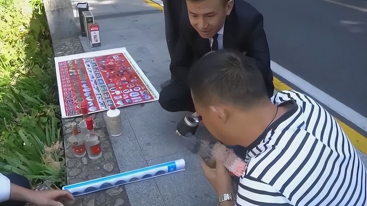 重庆一大叔，19年前囤8箱黄酱茅台，今天打开“面目全非”，为何