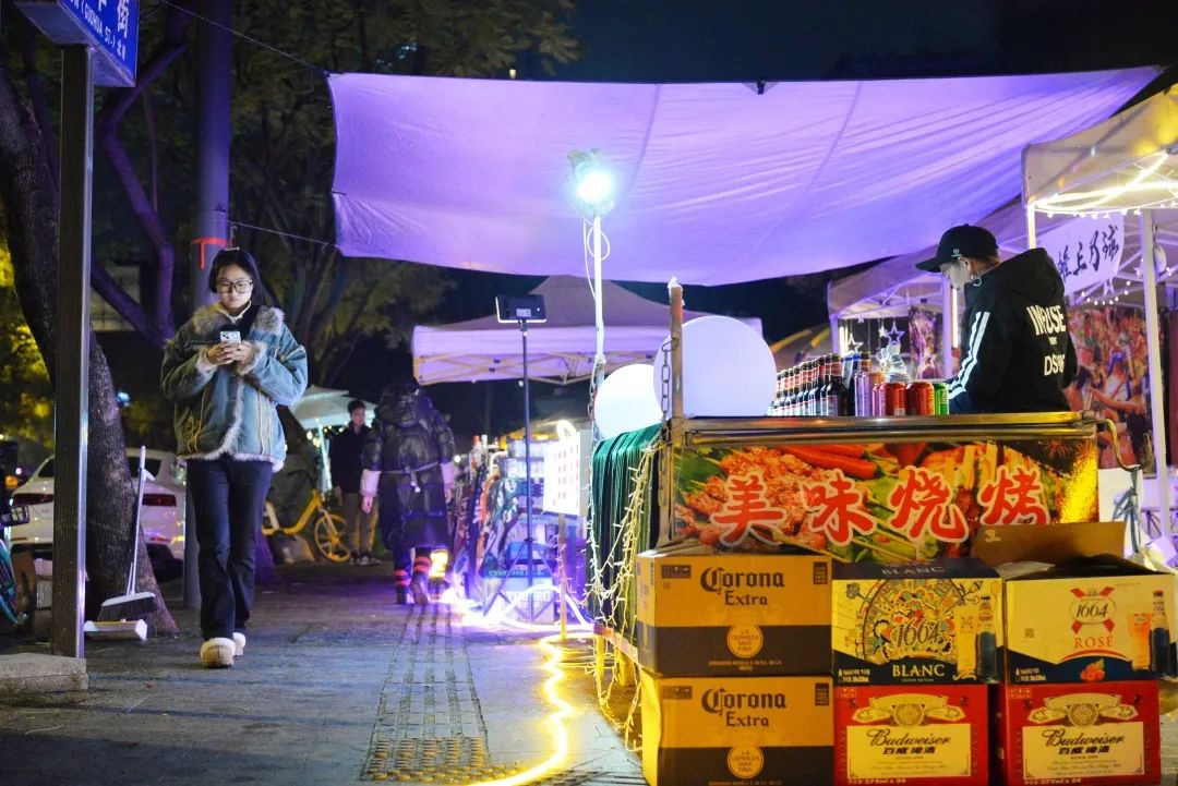 三色路夜市焕新归来,彰显国际范三色路夜市焕新归来