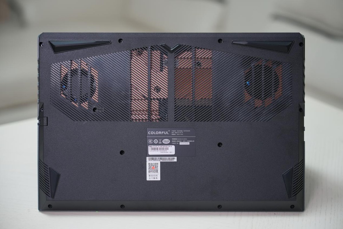 七彩虹将星x15at23新款屏幕素质,七彩虹将星x15at13代测评