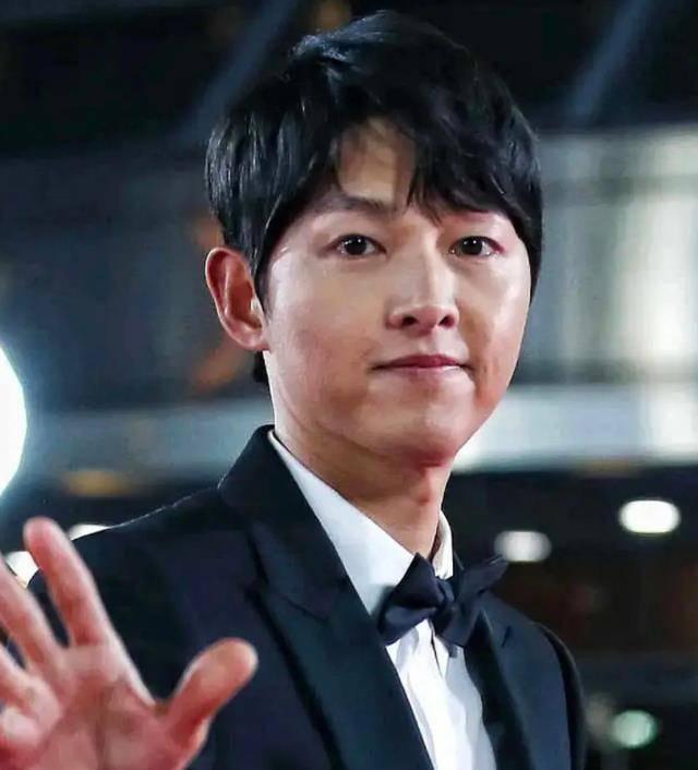 宋仲基与宋慧乔离婚后同台视频,宋仲基首谈与宋慧乔离婚后状态