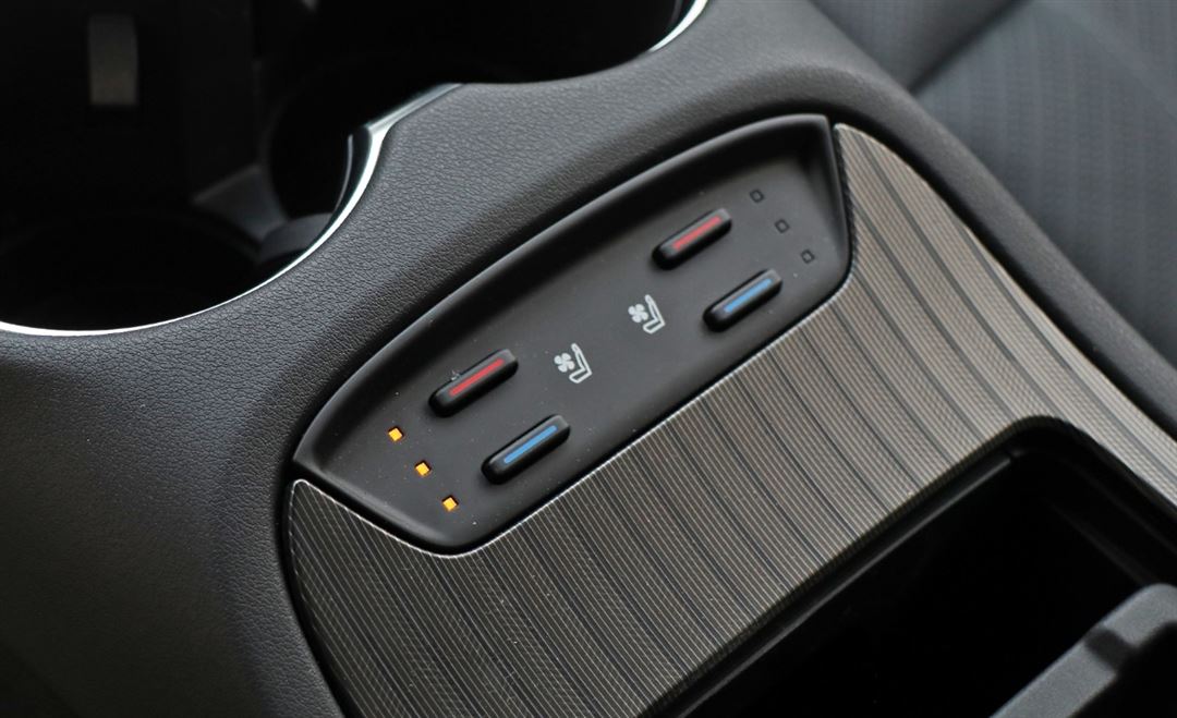 试驾丰田suv荣放,试驾丰田suv最新款