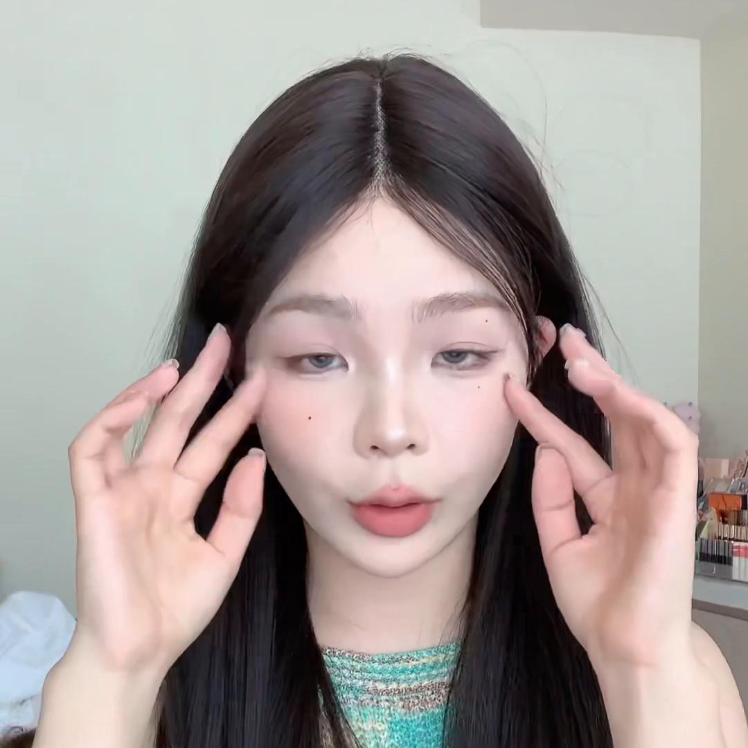 假发如何打理及如何佩戴,佩戴假发怎么修剪自己的真发