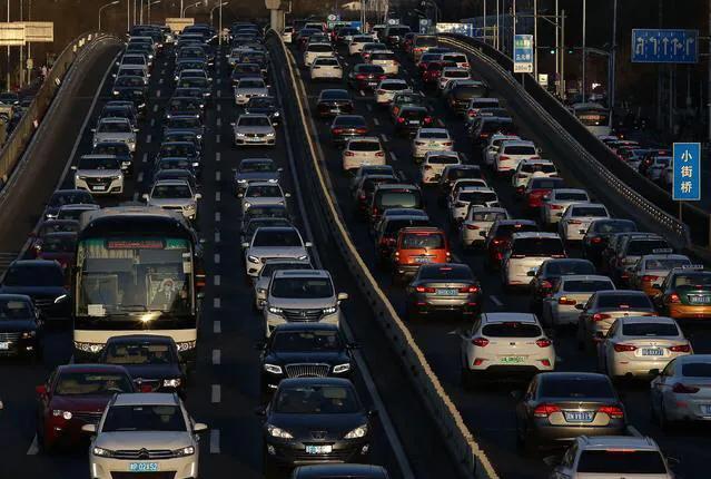 燕郊420万买房被迫断供被起诉,全家总动员摆地摊卖炒面年赚60万