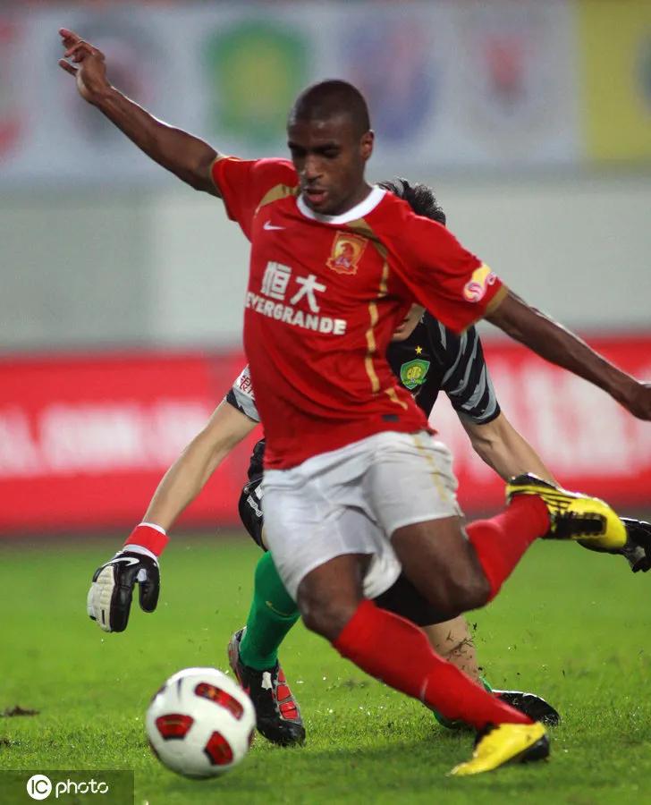 c罗将以队长身份首秀沙特联赛,c罗梅西齐聚巴黎