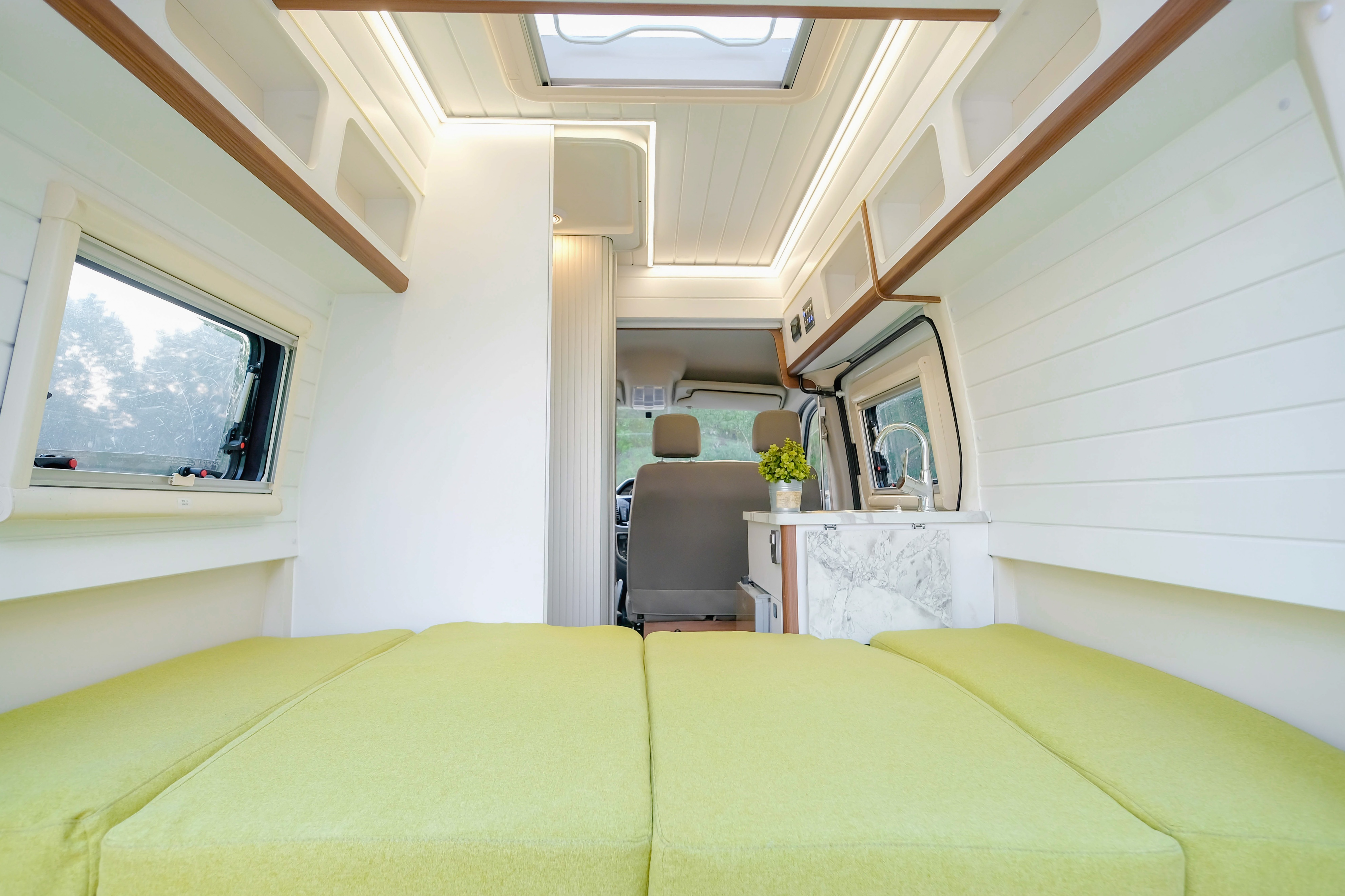 国内能买到的vanlife风格房车,vanlife升顶大床房车最新款