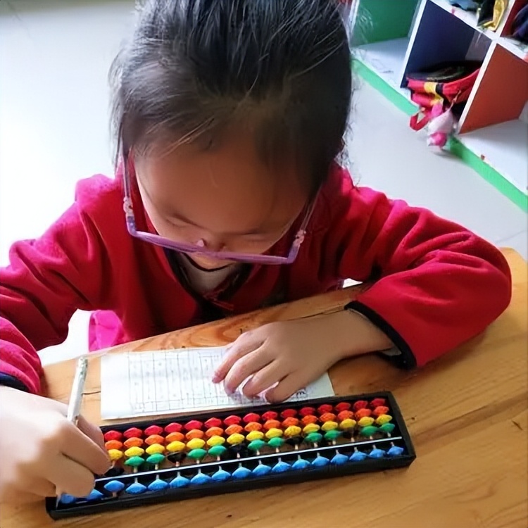 六岁女童被特招成军官,六岁女孩被破格招入部队