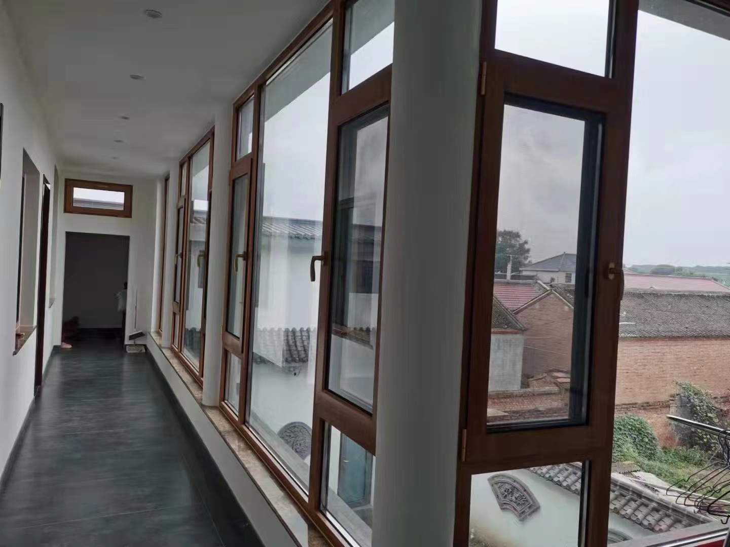 卫生间为什么要用铝合金门？