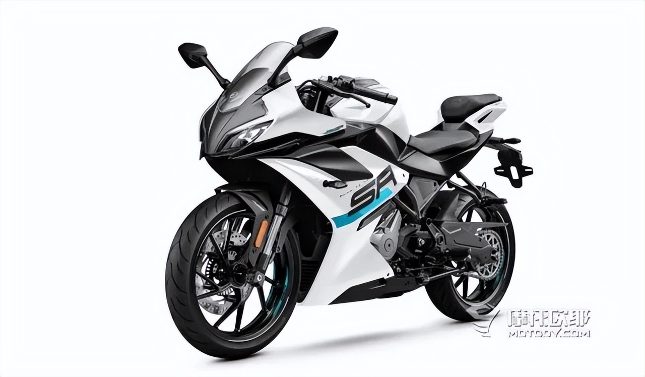 新款250SR竟然和450SR同质化，春风是在自找苦吃吗？