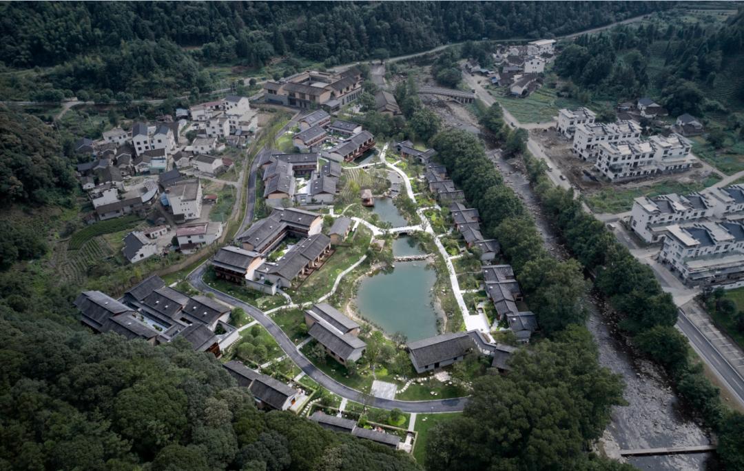 石台聚龙牯牛降酒店品牌定位,牯牛降聚龙大酒店野奢大床房