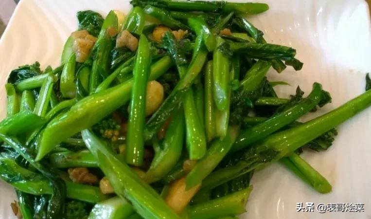 300人大锅青菜怎么炒又嫩又绿,炒大锅菜青菜先加盐还是后加盐好