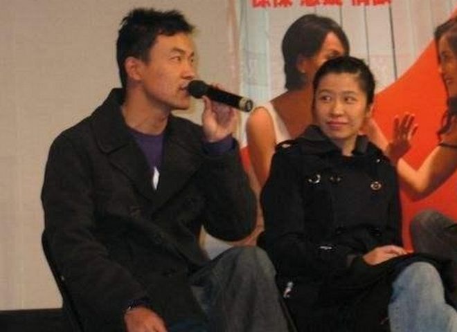 廖凡和妻子罕见同框照片,廖凡夫妇秀恩爱