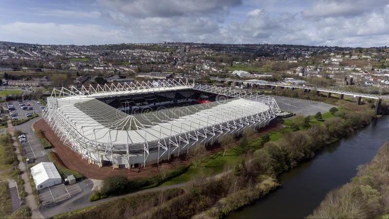 英法德西意低级别足球联赛,欧洲足坛十大震撼球场