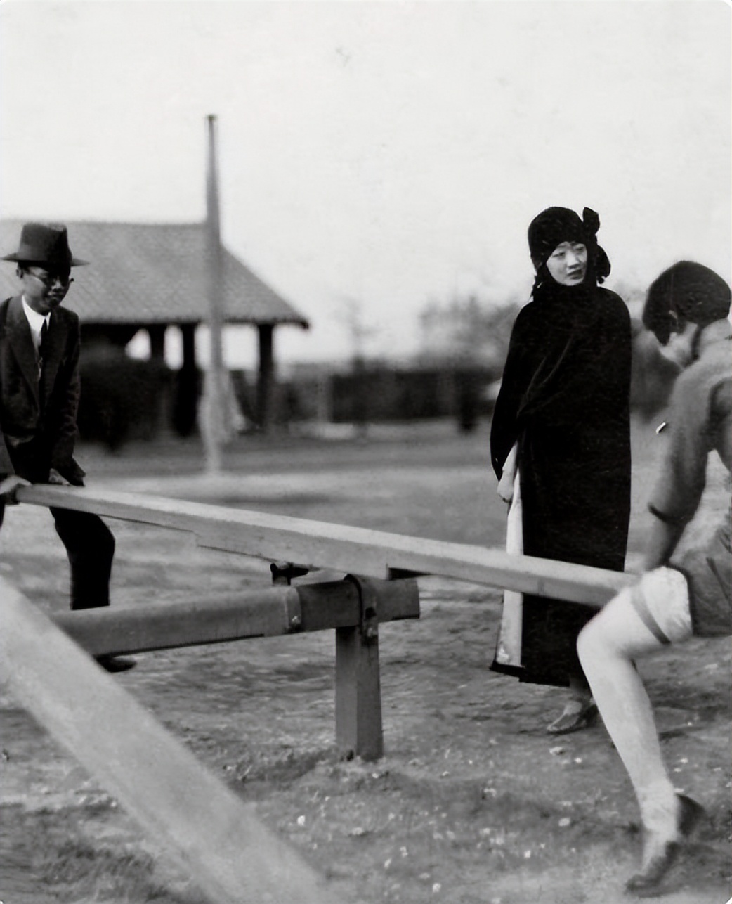 1940年女士丝袜,丝袜在中国什么时候流行起的