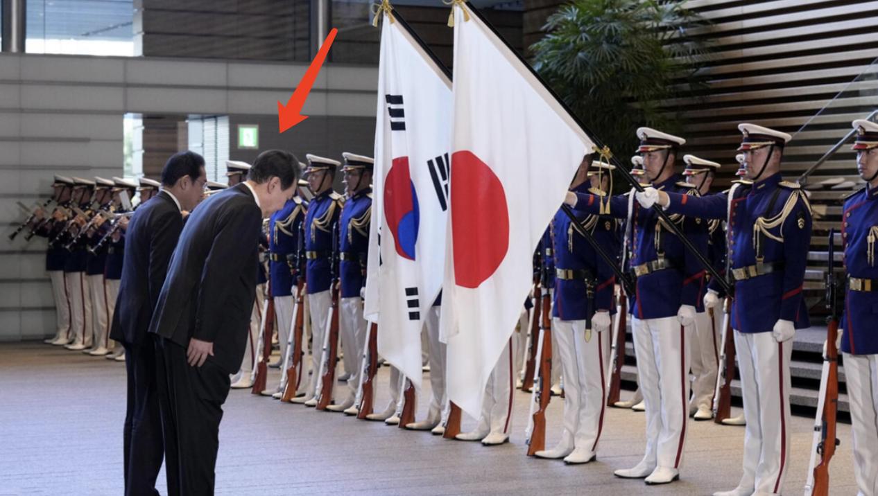 动真格吹响安保集结号,大批解放军战舰抵达韩国