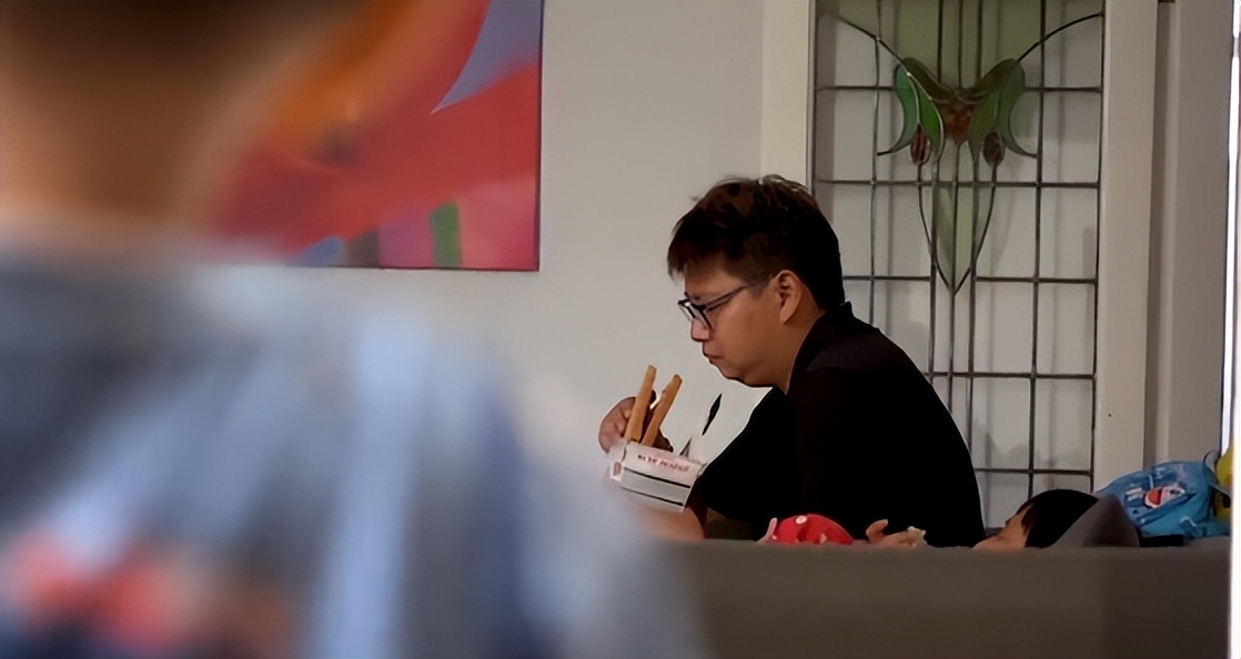 香港夫妻月入六万,香港夫妇月入七万立志移民