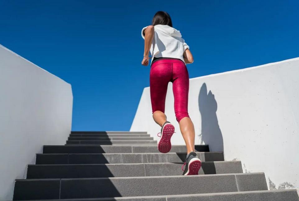 运动项目在家就能做的100种,做100个简单运动