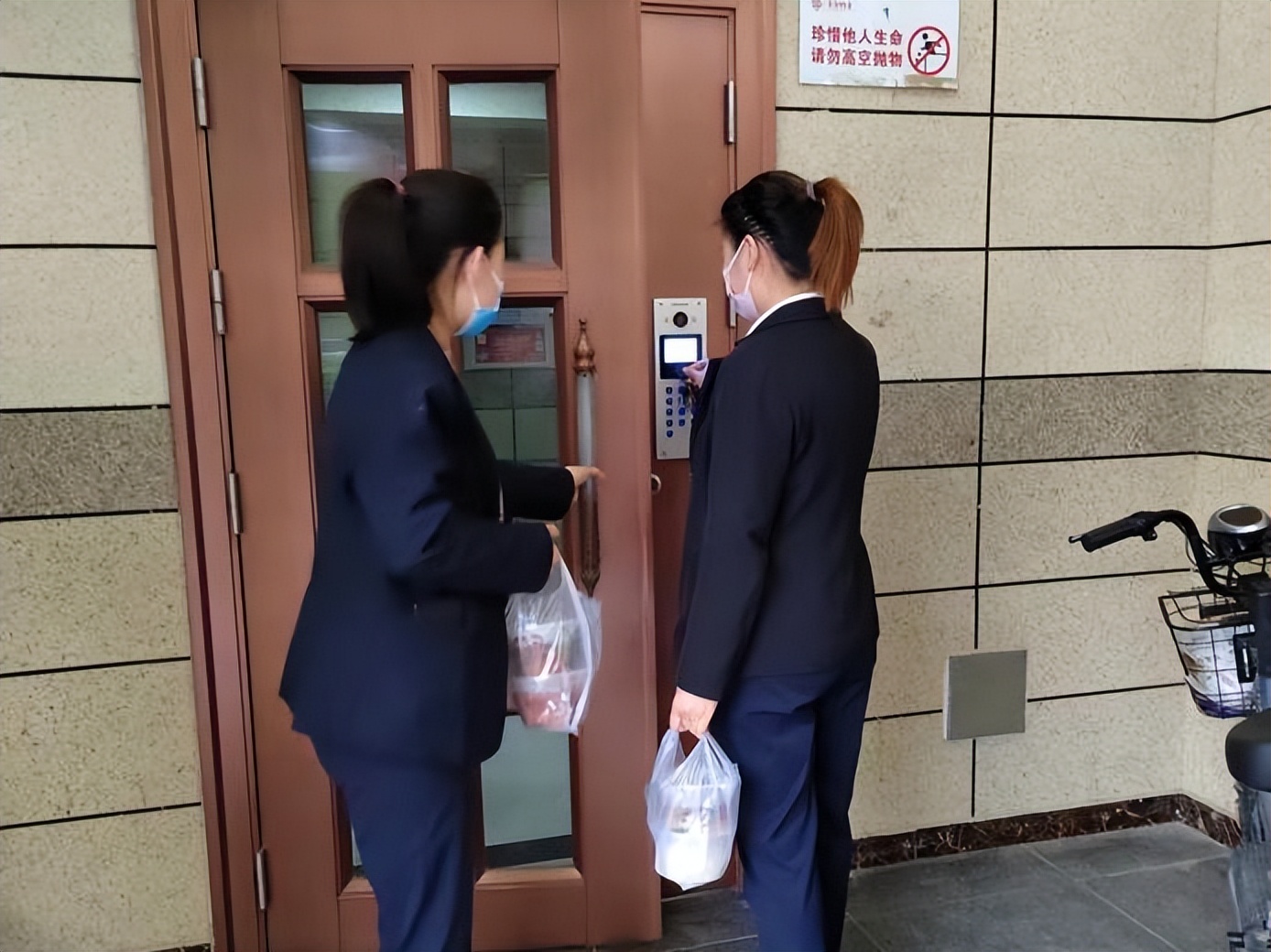 保定哪个小区封控了,封控区有外卖吗