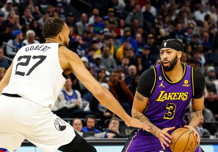 西部前八大乱斗,湖人战胜独行侠湖人最新排名