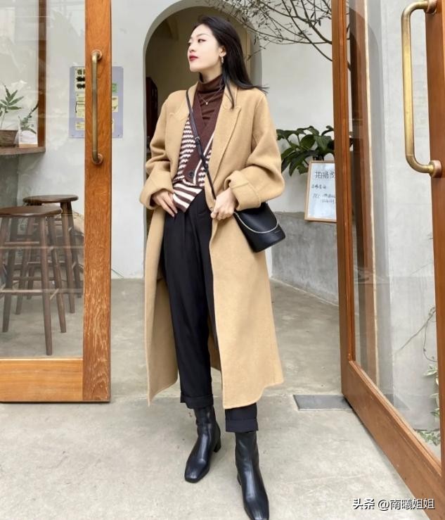 杭州时尚穿搭秋冬靴子,短靴穿搭高级感女