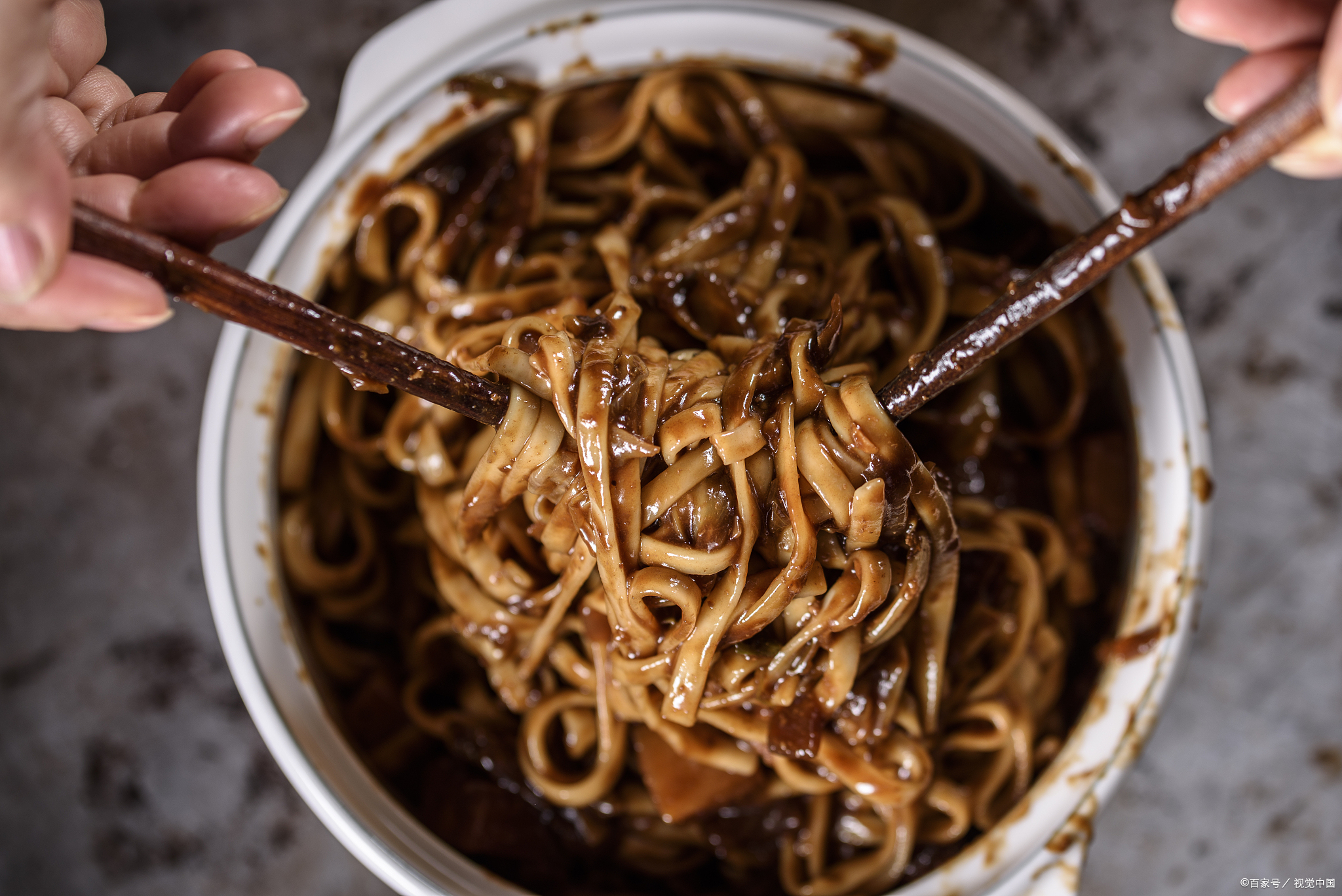 武汉十大特产排行榜，每次去了都必须吃一份热干面！