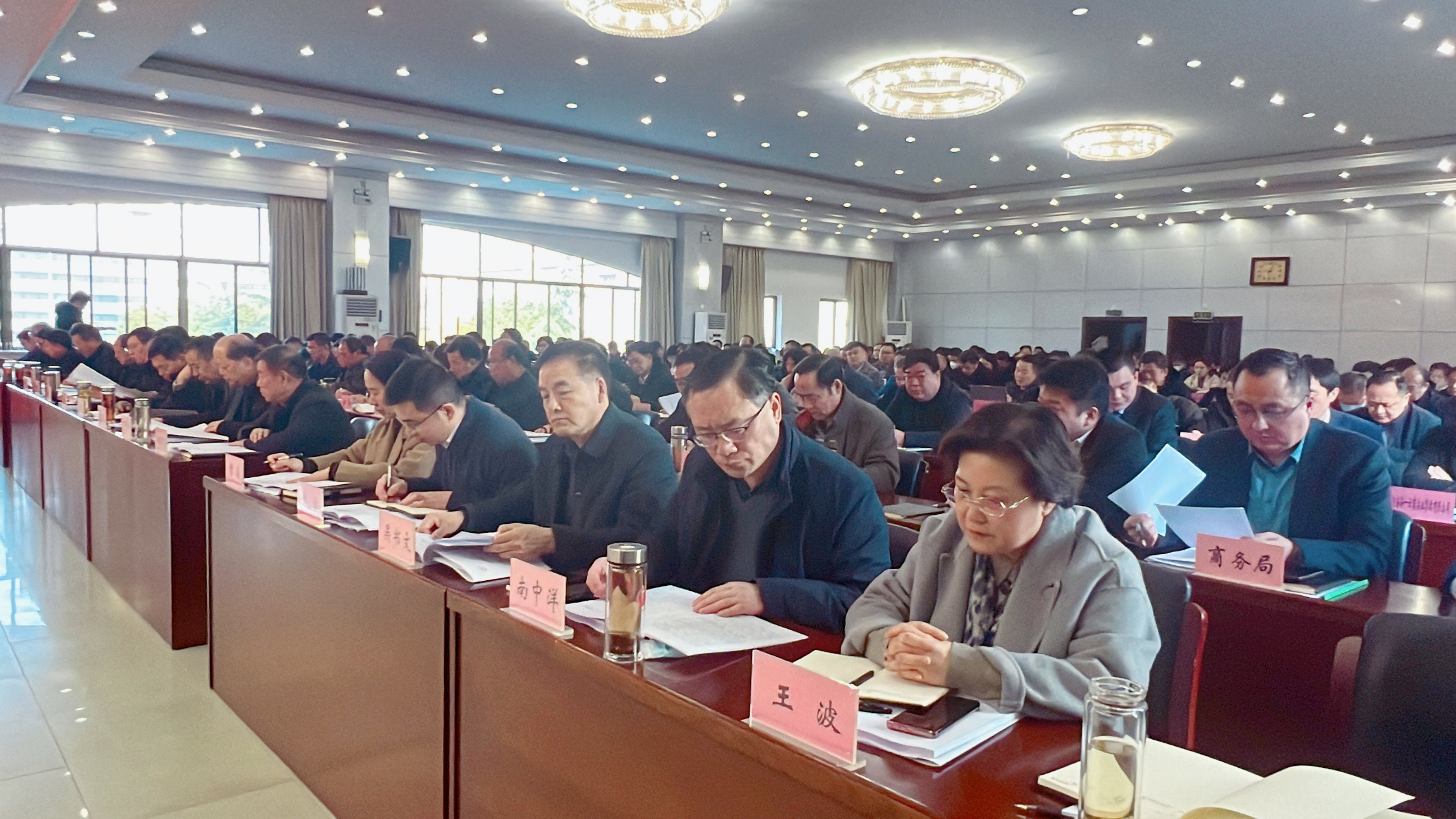 二七塔下的守望与重生，郑州这个区召开产业发展大会“破题”开局！