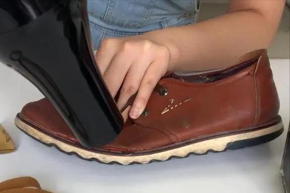 新买的鞋子挤脚怎么办小妙招,鞋头挤脚鞋店可以处理么