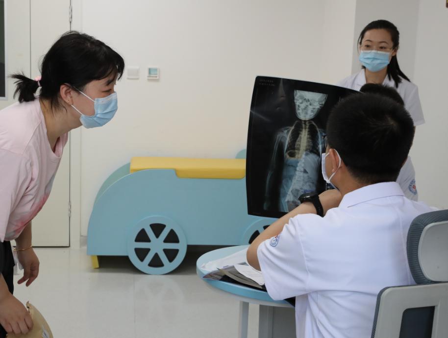 北京儿童医院足踝外科李浩医生,河南省儿童医院骨科李浩