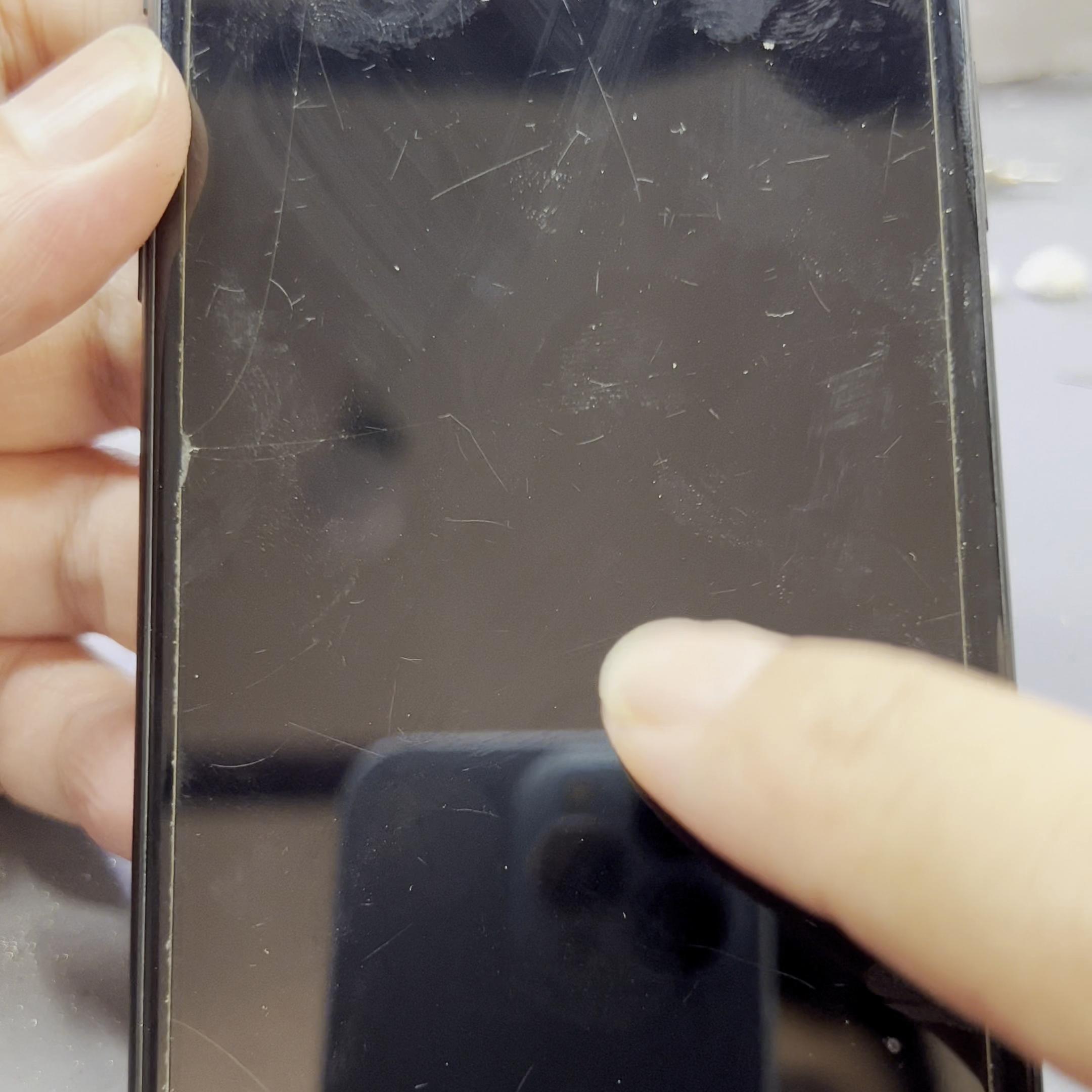 苹果xr拍照前摄像头模糊怎么回事,苹果xr突然拍照模糊怎么回事