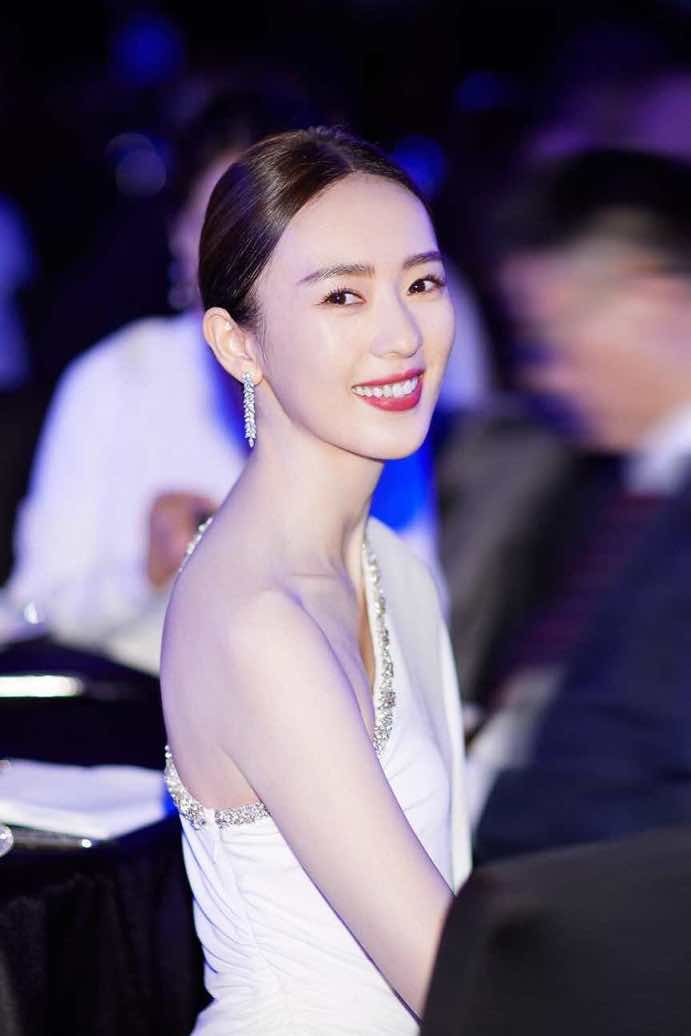 “小章子怡”童瑶的成长史，和她与张国立父子的恩怨情仇