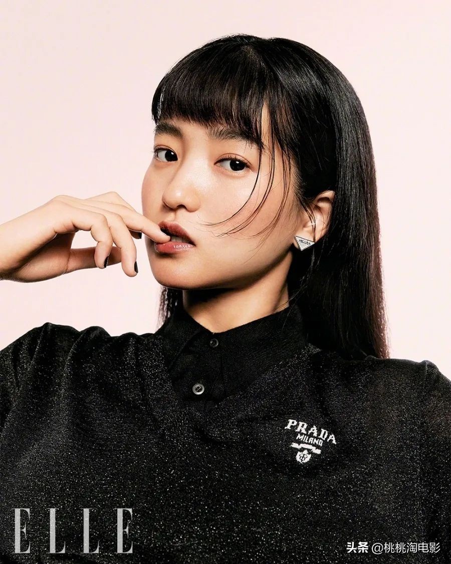 金泰梨新剧穿搭图片,金泰梨白色连衣裙写真