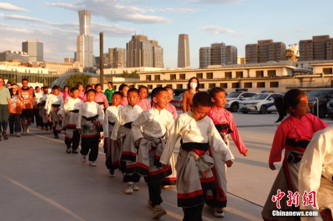 高原少年圆梦工体，这场媒体公益活动获华春莹点赞！