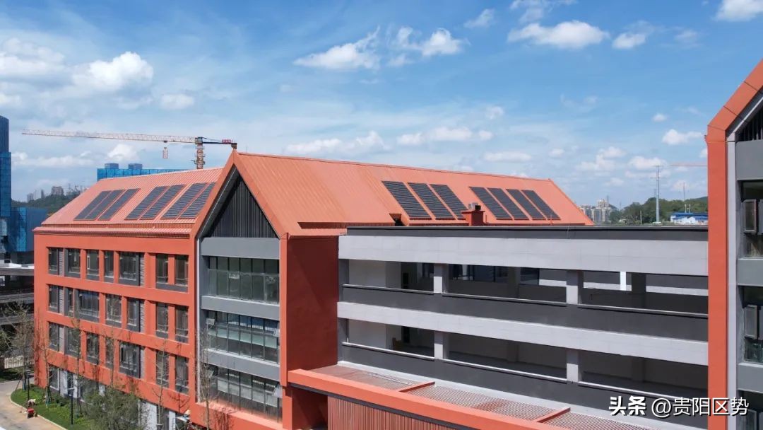 首都师范大学附属实验学校（南明区分校）开学，为公办学校