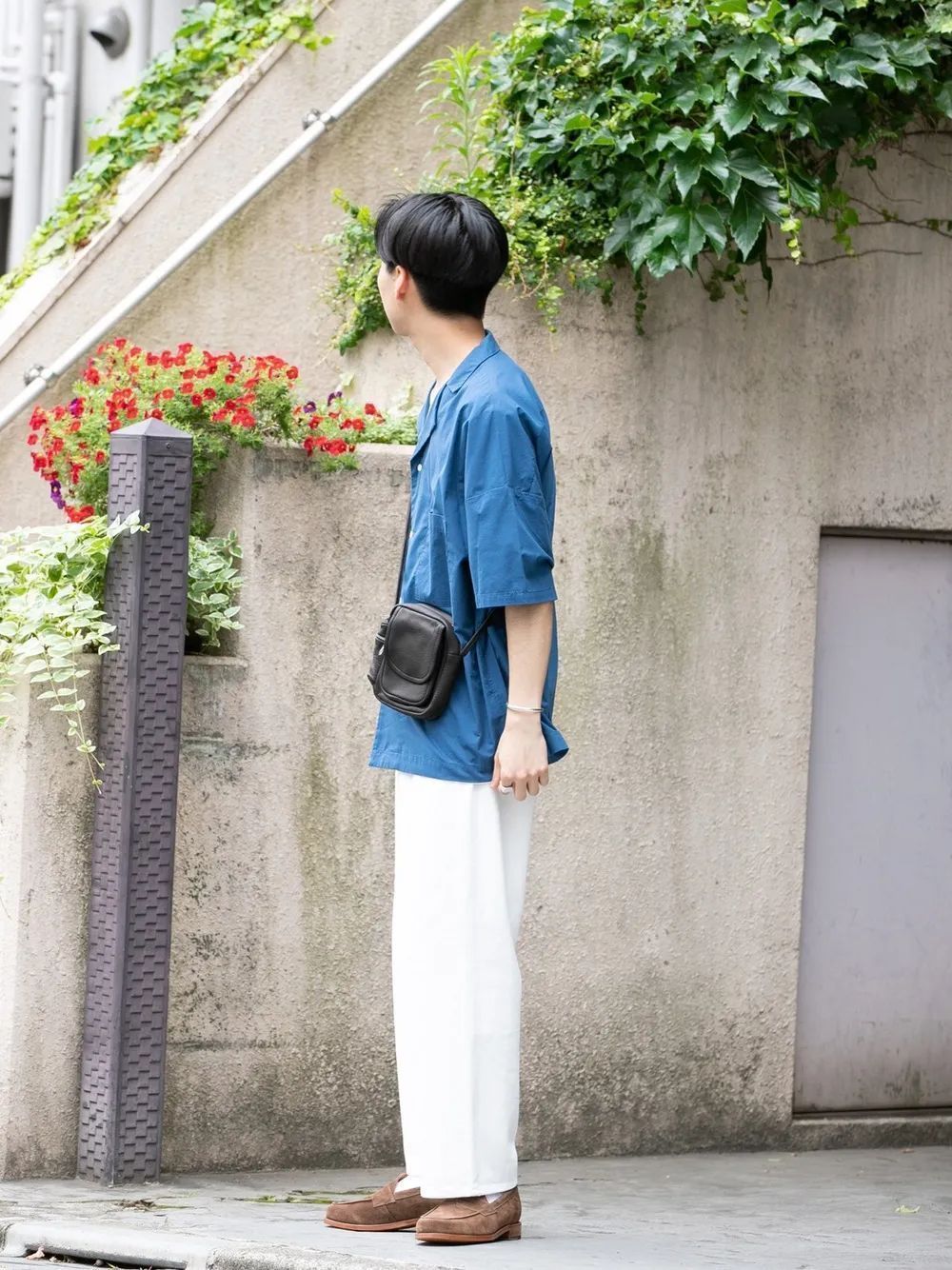 白裤子怎么穿搭显瘦,白裤子搭配上衣什么颜色好看