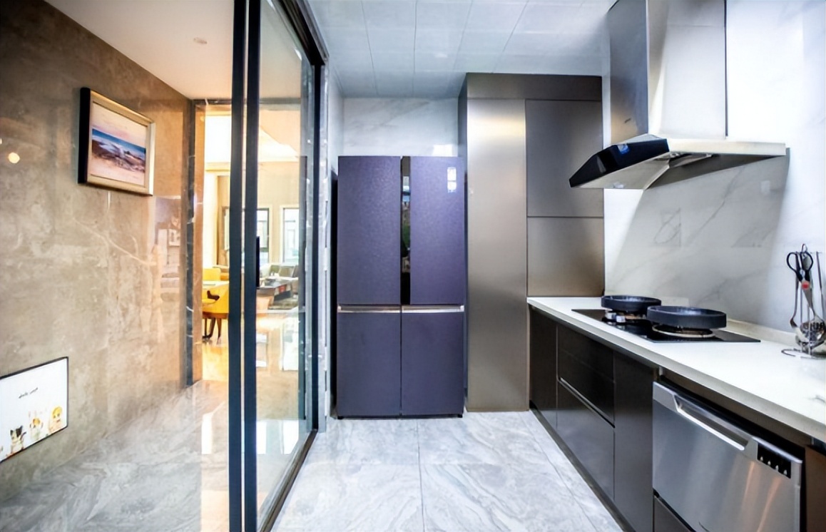 买家电网购还是实体店买,买家电网上买还是实体店买合适