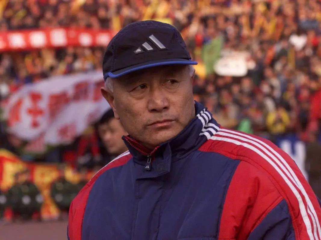 鍚嶅璇勪环鍥借冻瓒崇悆姣旇禌,瓒崇悆鍚嶅璋堝浗瓒冲啿鍑讳笘鐣屾澂澶卞埄