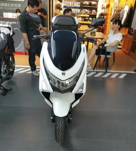 豪爵uhr150踏板最新消息,豪爵uhr150踏板对比雅马哈